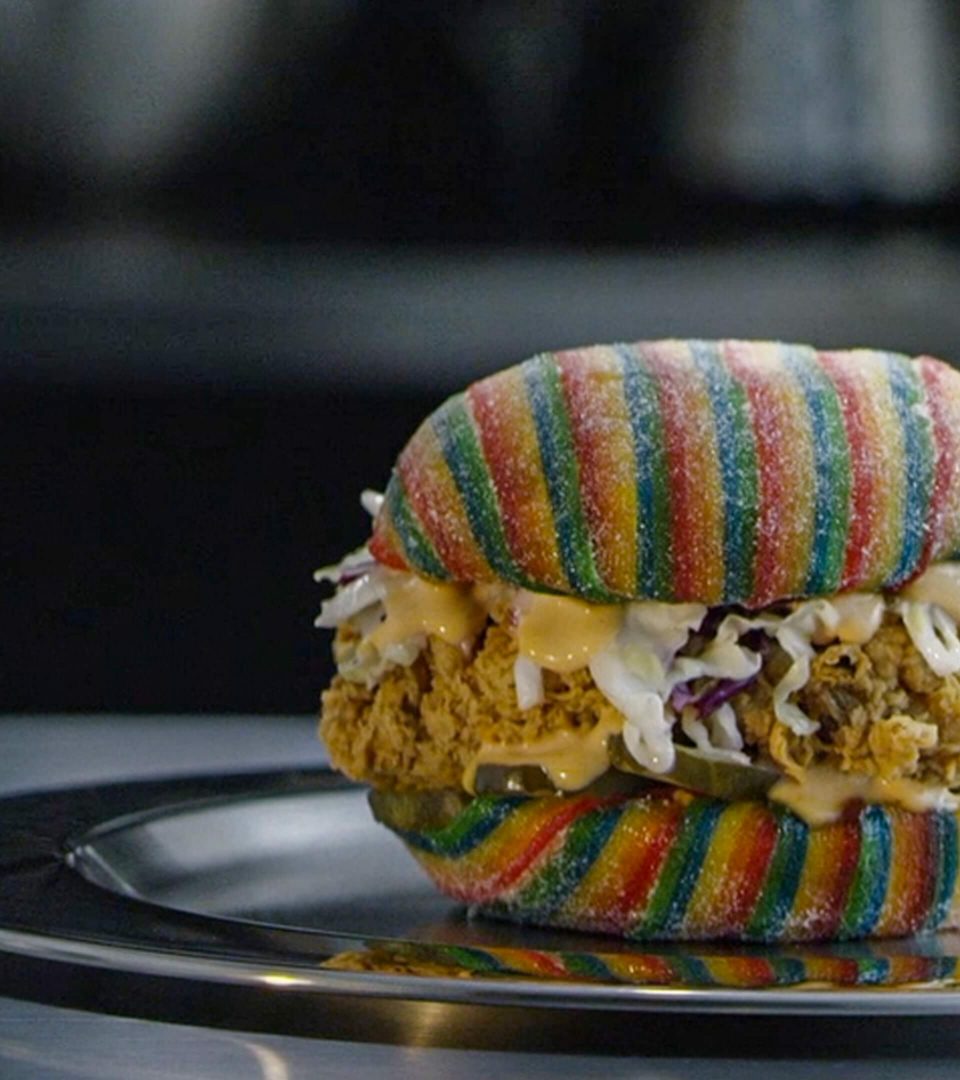 A chicken sandwich with a bun made from Airheads Xtremes Belts. The Candy Chicken Sandy.